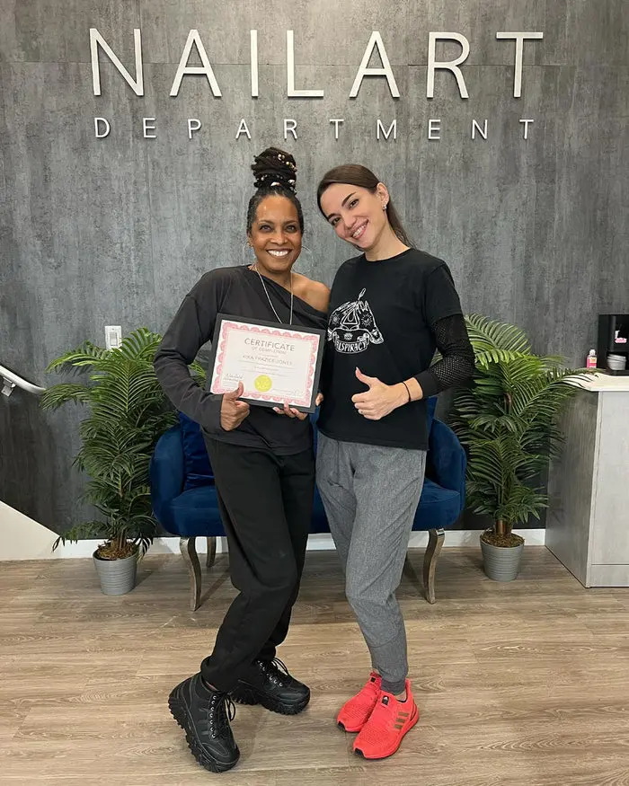 E-File Dry Pedicure course graduate