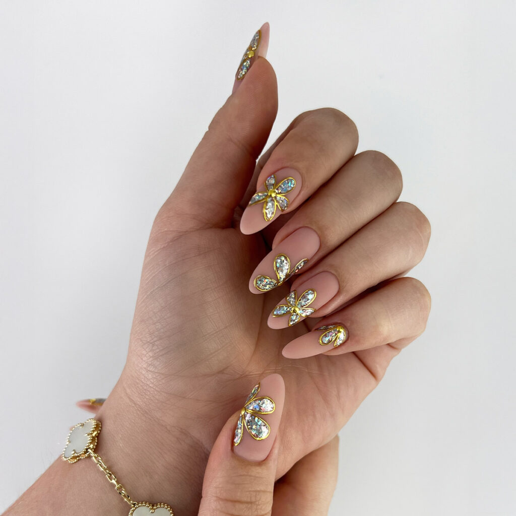 Distinctive nail art design
